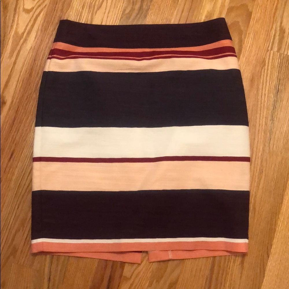 LOFT size 4 mini